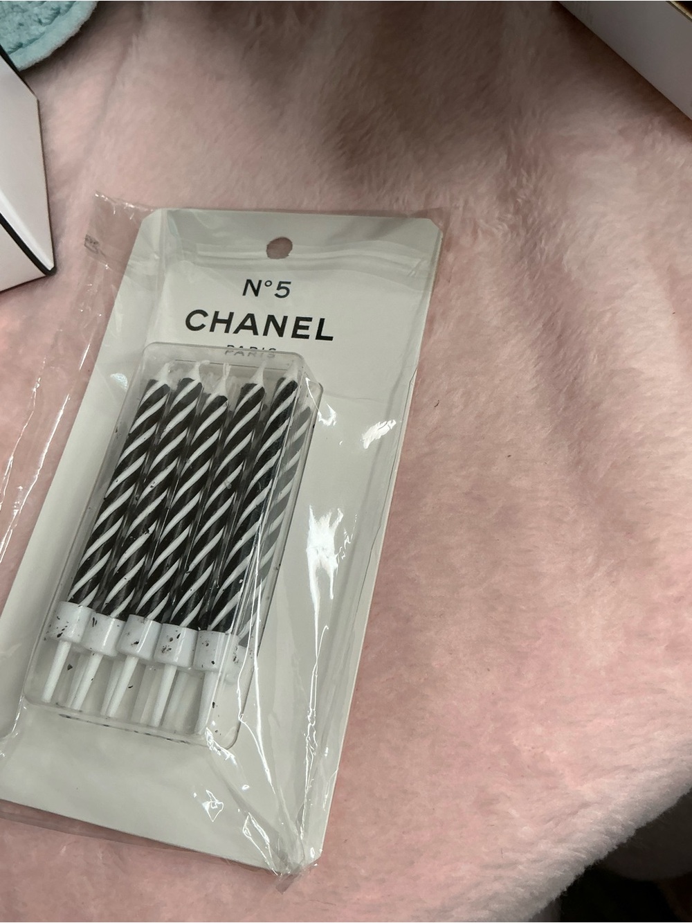 CHANEL Black & Lavender Eyeliner Set with Signature Packaging - Picture 7 of 9